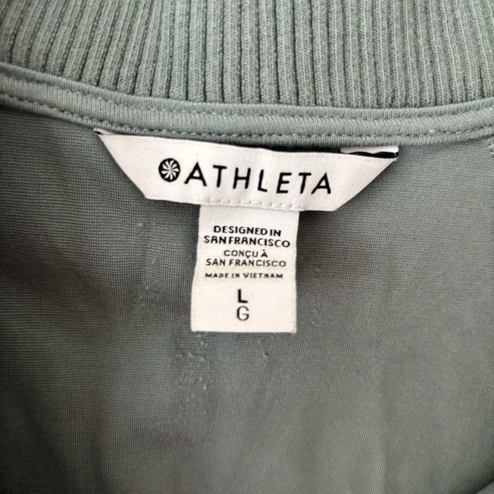 Athleta Eastbound V neck Pullover sweatshirt Sage Green SZ L Worn - Picture 3 of 8